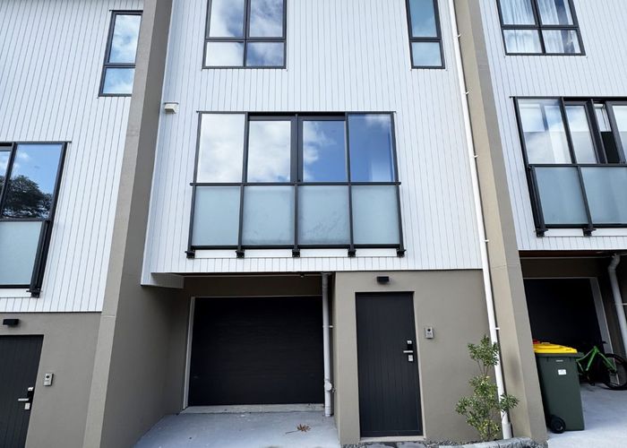  at 3/20 Penzance Road, Mairangi Bay, North Shore City, Auckland