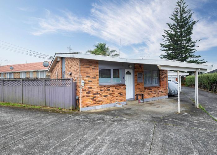  at 4/8 Waipuna Road, Mount Wellington, Auckland