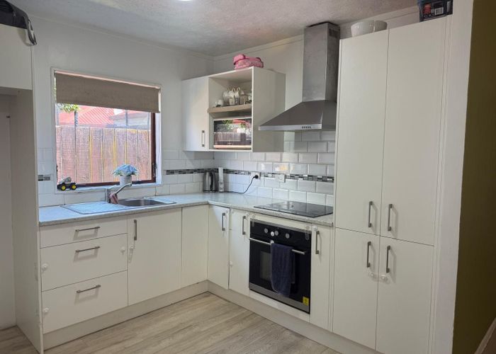  at 4/6 Taka Street, Takanini, Papakura, Auckland