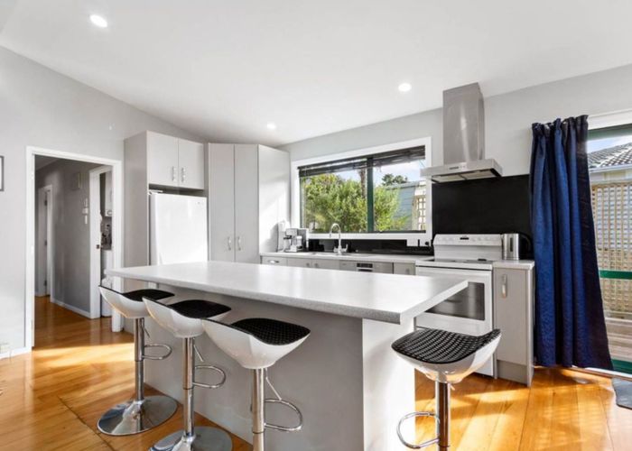  at 36 Thornlow Street, Glendene, Waitakere City, Auckland