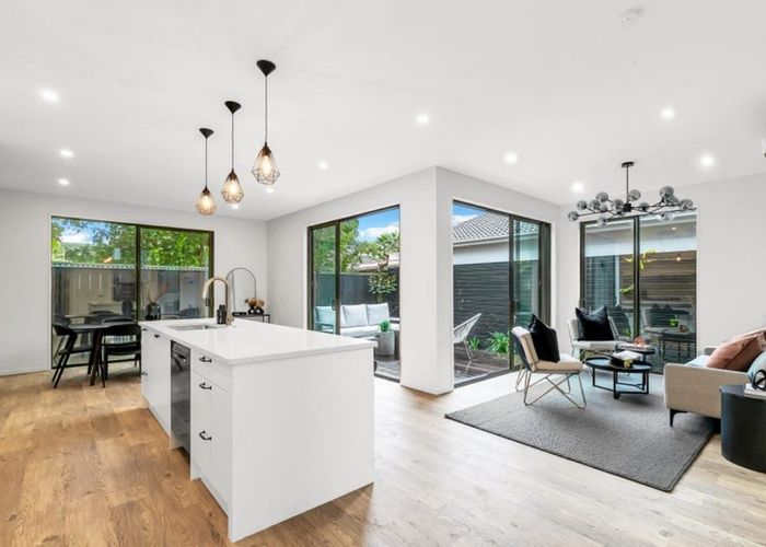  at 7d Walford Road, Point Chevalier, Auckland City, Auckland