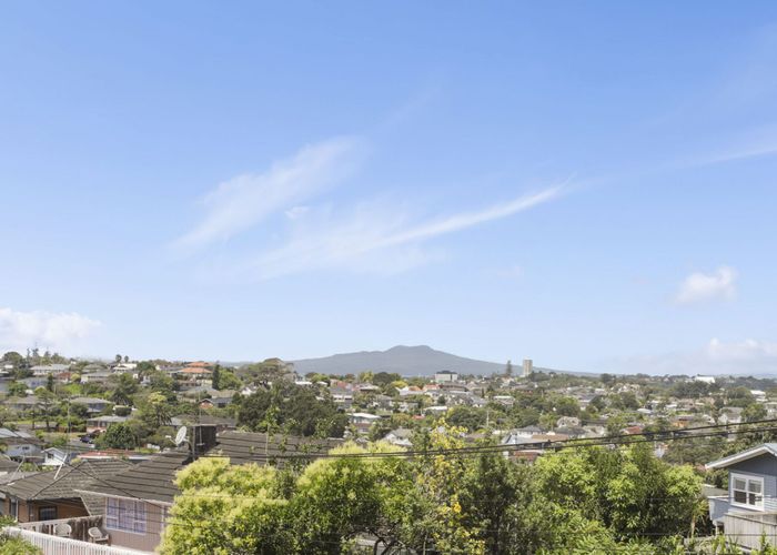  at 1/125 Forrest Hill Road, Forrest Hill, Auckland