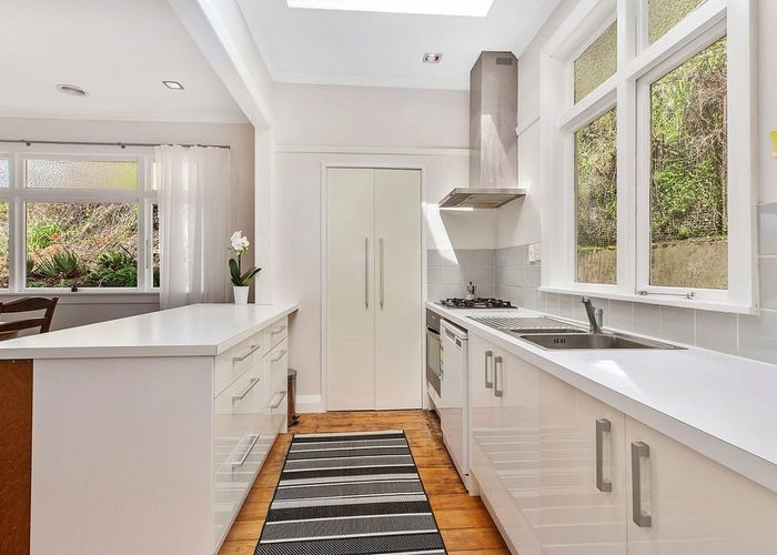  at Top/27 Garden Road, Northland, Wellington, Wellington