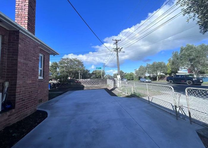  at 52  Old lake Road, Devonport, North Shore City, Auckland