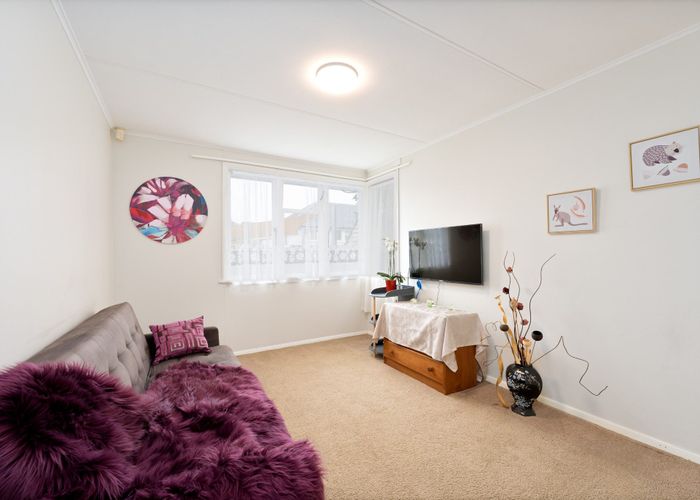  at 1/61 Greenslade Crescent, Northcote, North Shore City, Auckland