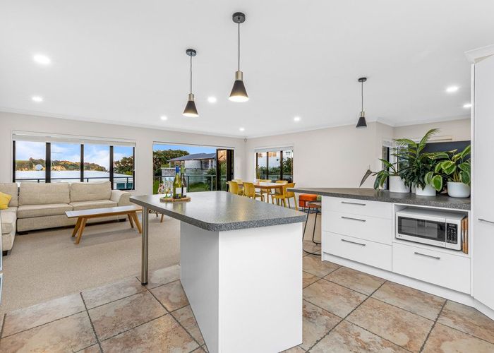  at 6 Double Bay Place, Army Bay, Rodney, Auckland
