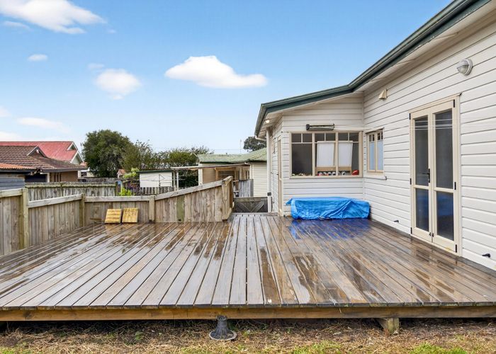  at 1/5 Seabrook Avenue, New Lynn, Waitakere City, Auckland