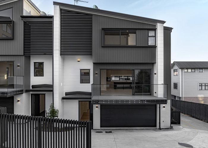  at 2 Stockade View Lane, Howick, Manukau City, Auckland
