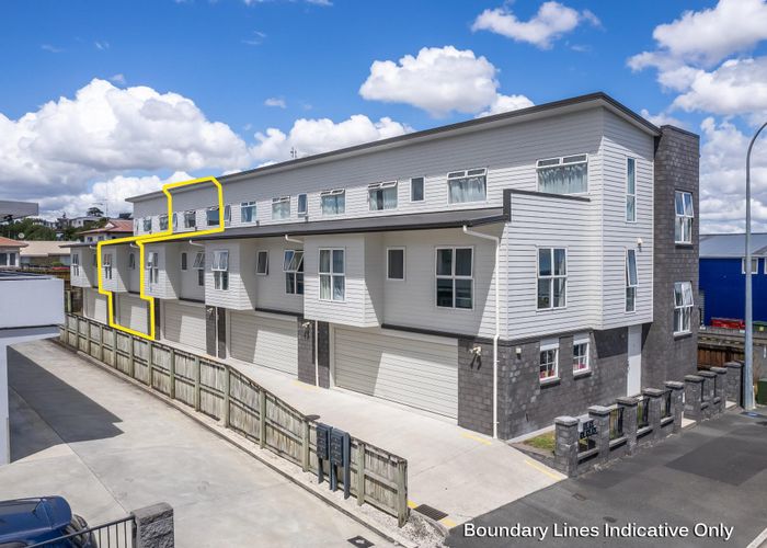  at 4/3 Somerset Street, Frankton, Hamilton, Waikato
