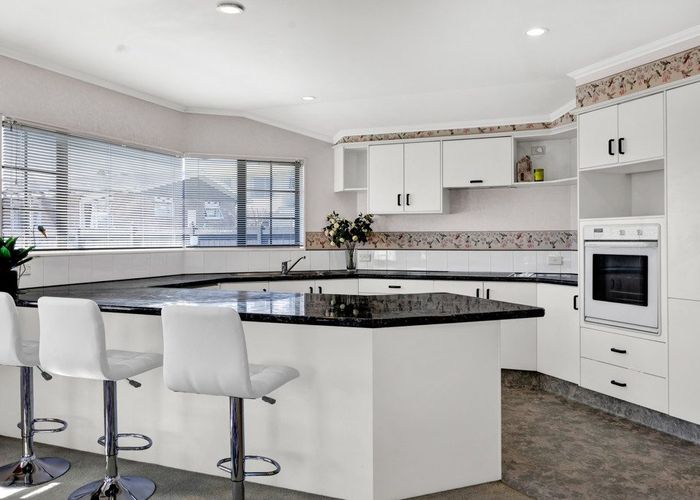  at 10A Waiwera Place, Merrilands, New Plymouth