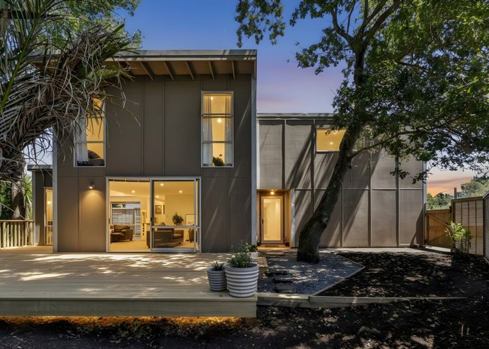  at 91a Kaurilands Road, Titirangi, Waitakere City, Auckland