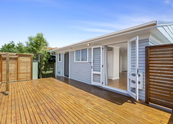  at 9 Woodward Avenue, Mangere Bridge, Auckland