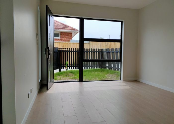  at 4/21 Humphrey Kemp Ave, Te Atatu South, Waitakere City, Auckland