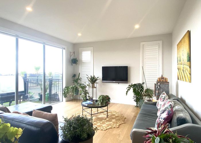  at 35 Te Oneroa Way, Long Bay, North Shore City, Auckland