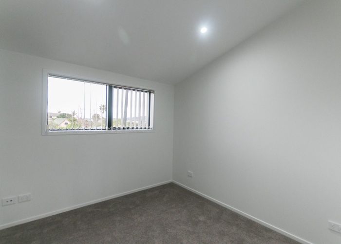  at 2/1 Donegal Street, Avondale, Auckland City, Auckland