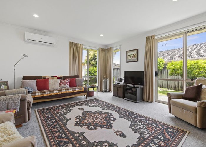  at 8 St Johns Avenue, Hamilton East, Hamilton