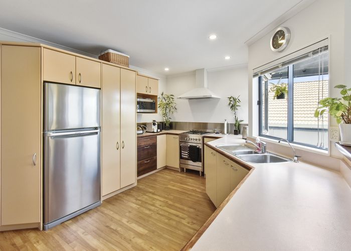  at 16 Pat O'Connor Place, Manurewa, Auckland