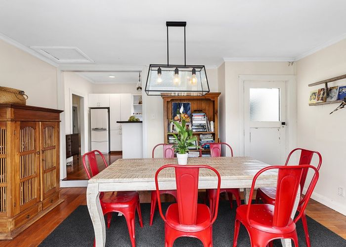  at 3 Te Reinga View, Tawa, Wellington