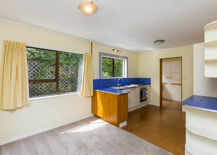  at 90 Avro Road, Blue Mountains, Upper Hutt