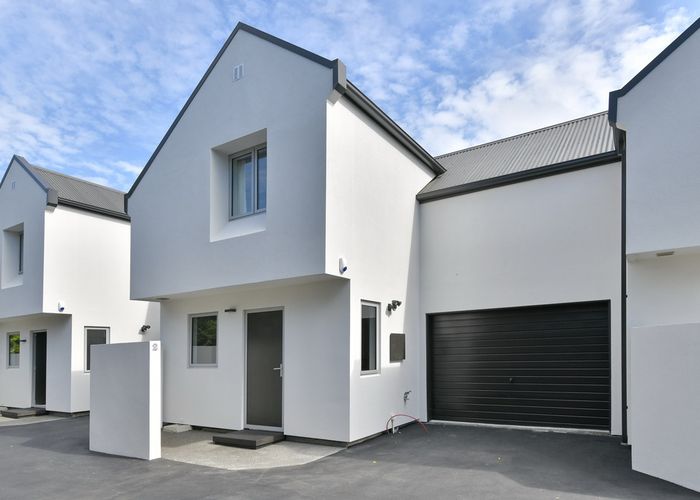  at 2/84 Shakespeare Road, Waltham, Christchurch