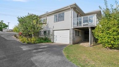  at 1/86 Coronation Road, Hillcrest, Auckland
