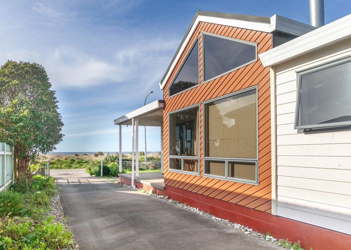  at 28 Beach Road, Collingwood