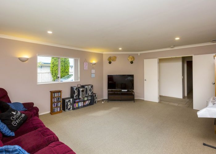  at 2 Sapphire Grove, Birchville, Upper Hutt