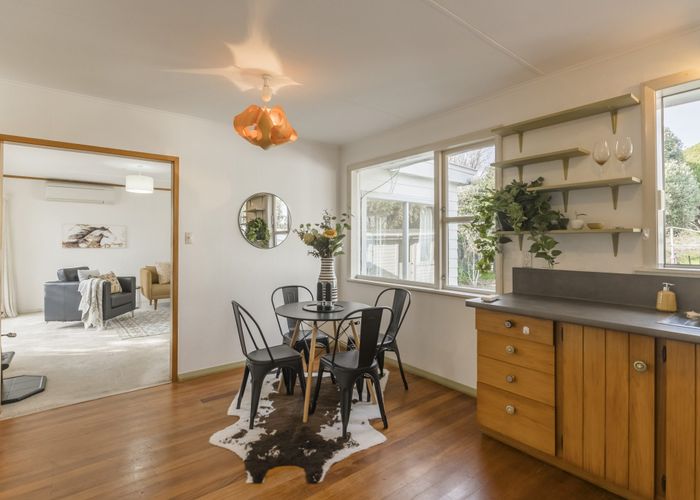  at 42 Kiwi Road, Raumati Beach, Kapiti Coast, Wellington