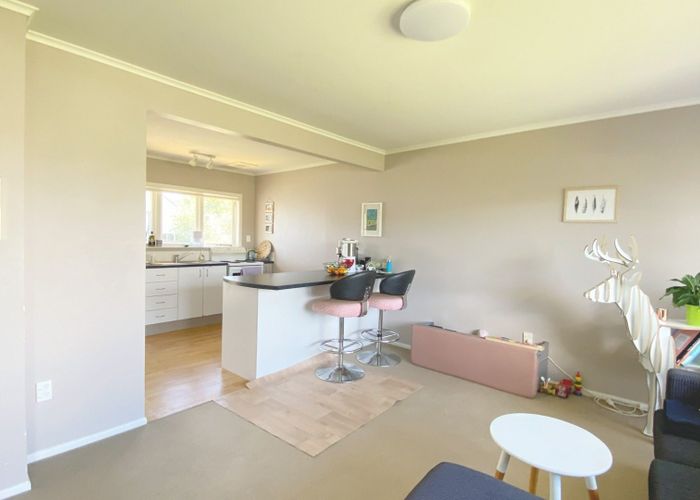  at 2/6 Corrella Road, Belmont, Auckland