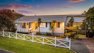  at 76 Wirihana Road, Titirangi, Auckland