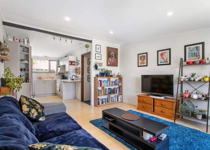  at 1/9 Poinsettia Place, Henderson, Auckland