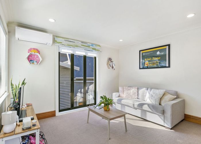  at 10 Barton Terrace, Thorndon, Wellington