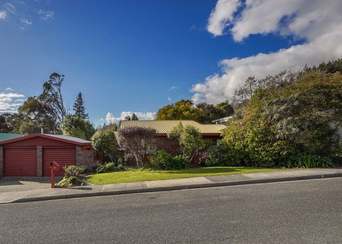  at 45 Selbourne Avenue, Richmond