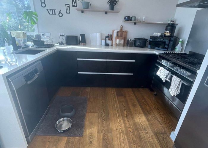  at 10 Vipond Road, Stanmore Bay, Rodney, Auckland
