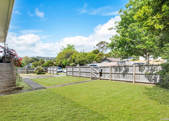  at 18 Gallony Avenue, Massey, Waitakere City, Auckland