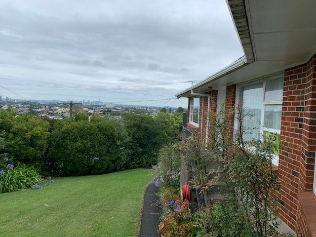  at 2/4 Dewsbury Terrace, Castor Bay, North Shore City, Auckland