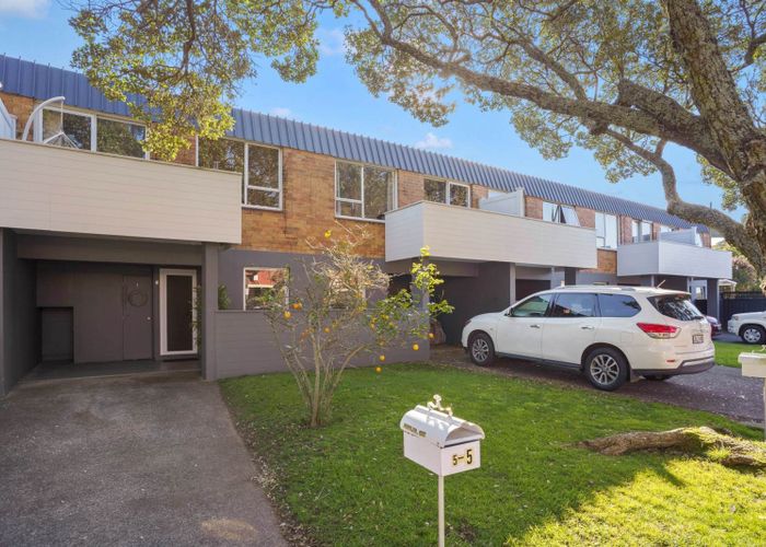  at 5/5 Glen Road, Browns Bay, Auckland