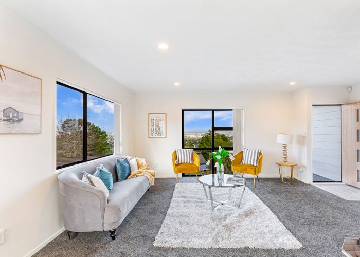  at 2/24 Sarajevo Place, Massey, Auckland