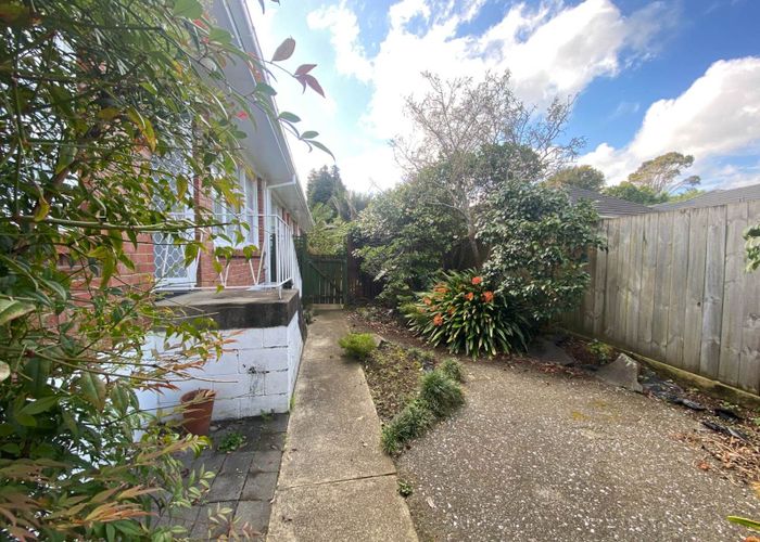  at 3/18 Evelyn Place, Hillcrest, North Shore City, Auckland