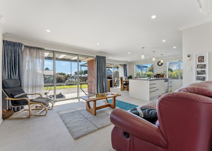  at 1 Honeyfield Drive, Whalers Gate, New Plymouth, Taranaki