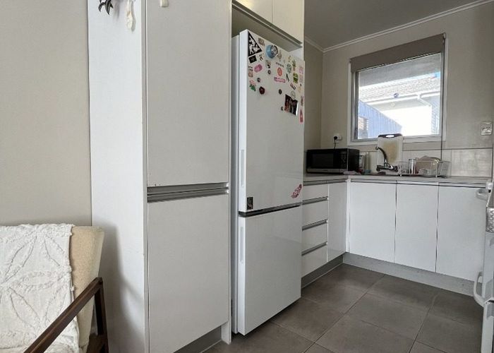  at 2/10 Mayville Avenue, New Lynn, Waitakere City, Auckland