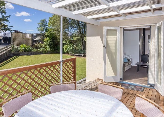  at 69 Lake Crescent, Hamilton Lake, Hamilton, Waikato