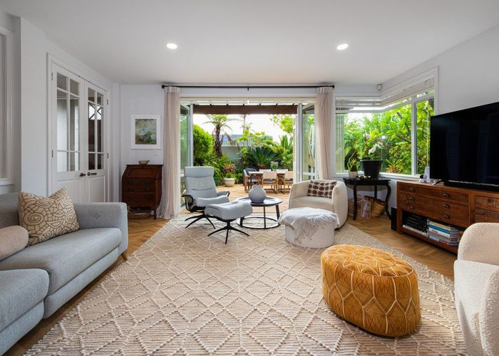  at 15A Ocean View Road, Milford, North Shore City, Auckland