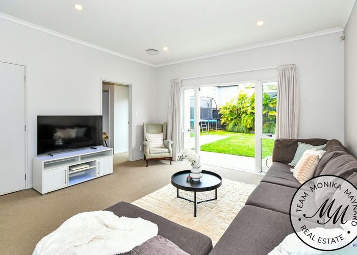  at 10 Kuurae Crescent, Weymouth, Auckland