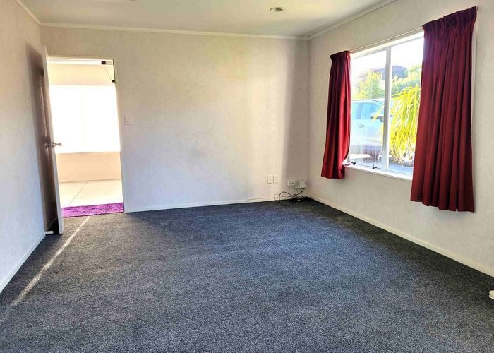  at 14 Lanier Place, Glendene, Waitakere City, Auckland