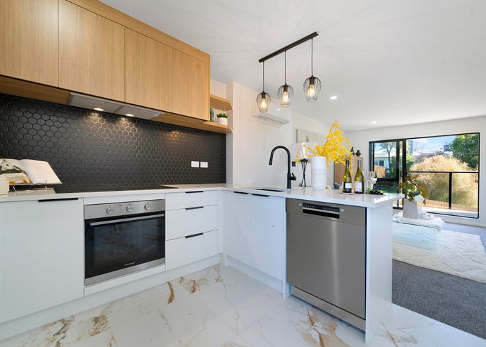  at 11 Sarona Avenue, Glen Eden, Waitakere City, Auckland
