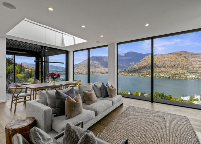  at 1 Highlands Close, Queenstown, Queenstown