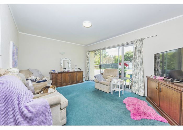  at 1/6 Hemsway Place, Sunnyhills, Auckland