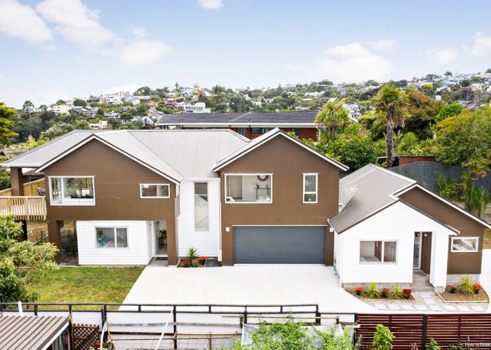  at 32 Valhalla Drive, Beach Haven, Auckland