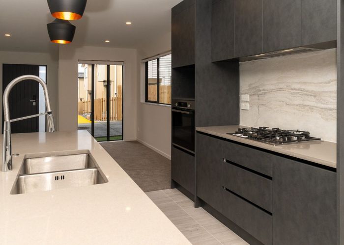  at 9/116 Colwill Road, Massey, Auckland